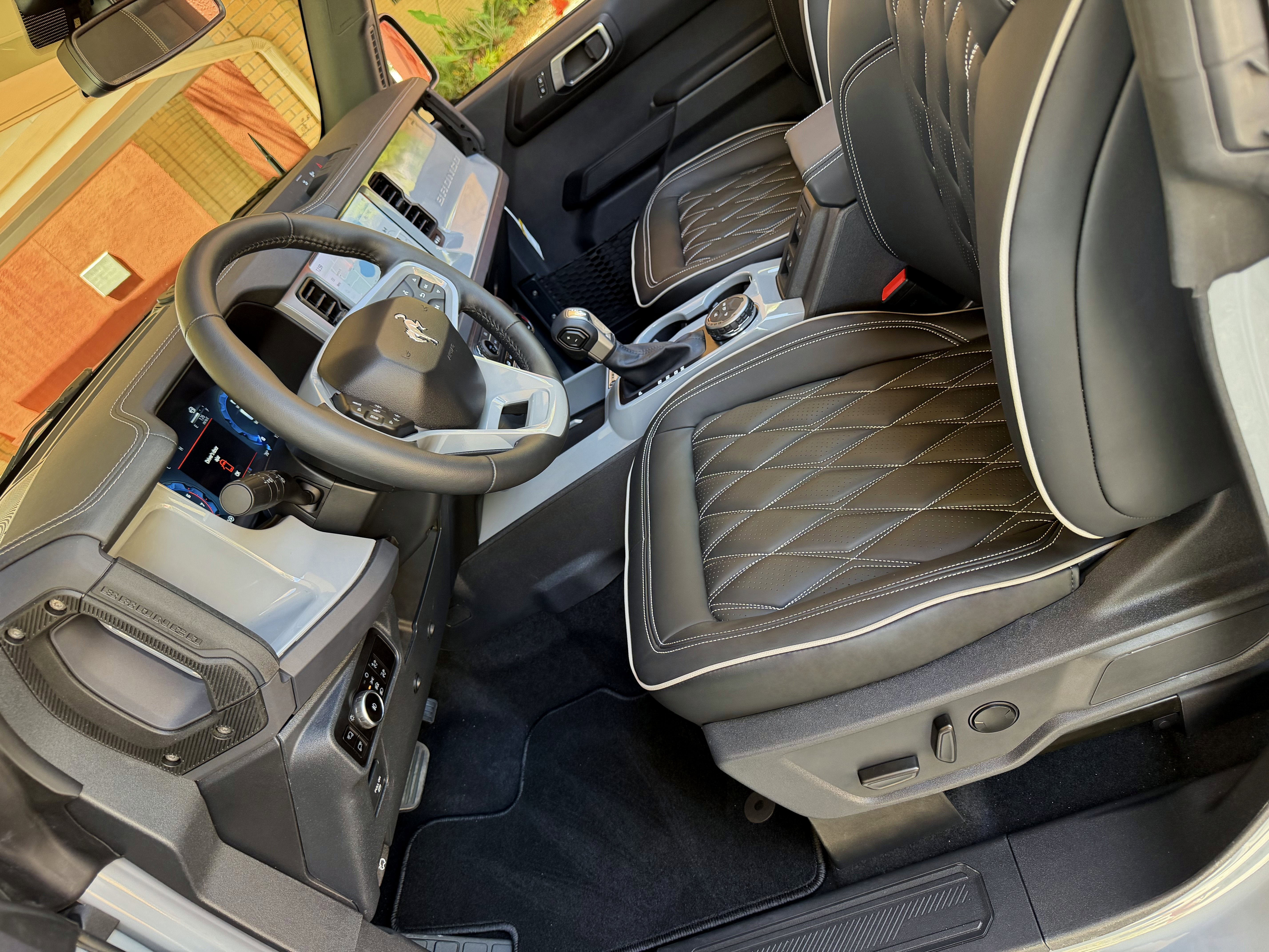 Used 2025 Ford Bronco Outer Banks AWD/4WD image 17