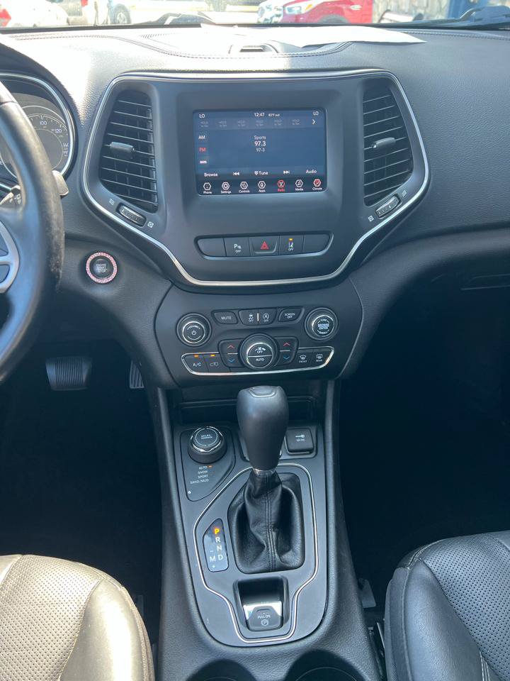Used 2020 Jeep Cherokee Latitude Lux w/ Comfort/Convenience Group AWD/4WD image 16