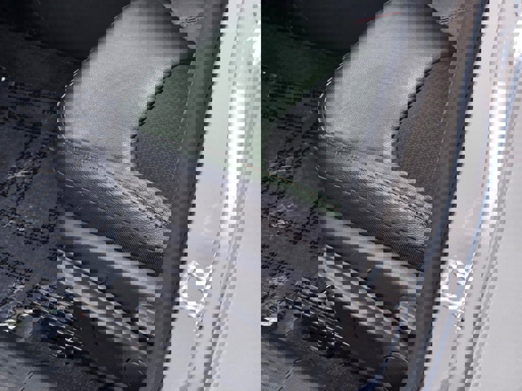 Used 2025 Jeep Compass Trailhawk image 23