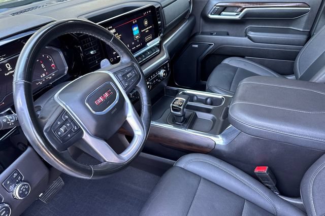 Used 2024 GMC Sierra 1500 SLT w/ SLT Premium Plus Package AWD/4WD image 10