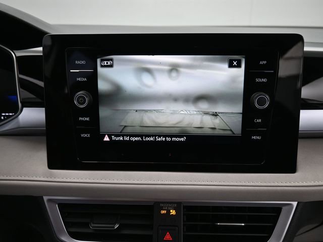 Used 2025 Volkswagen Taos SE image 16