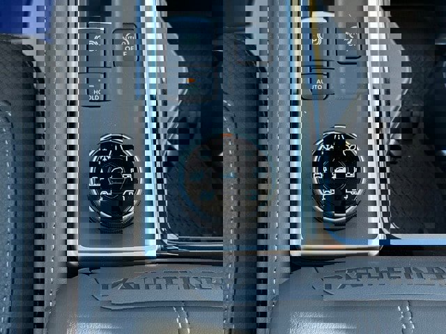 New 2025 Nissan Pathfinder SL w/ SL Premium Package image 31