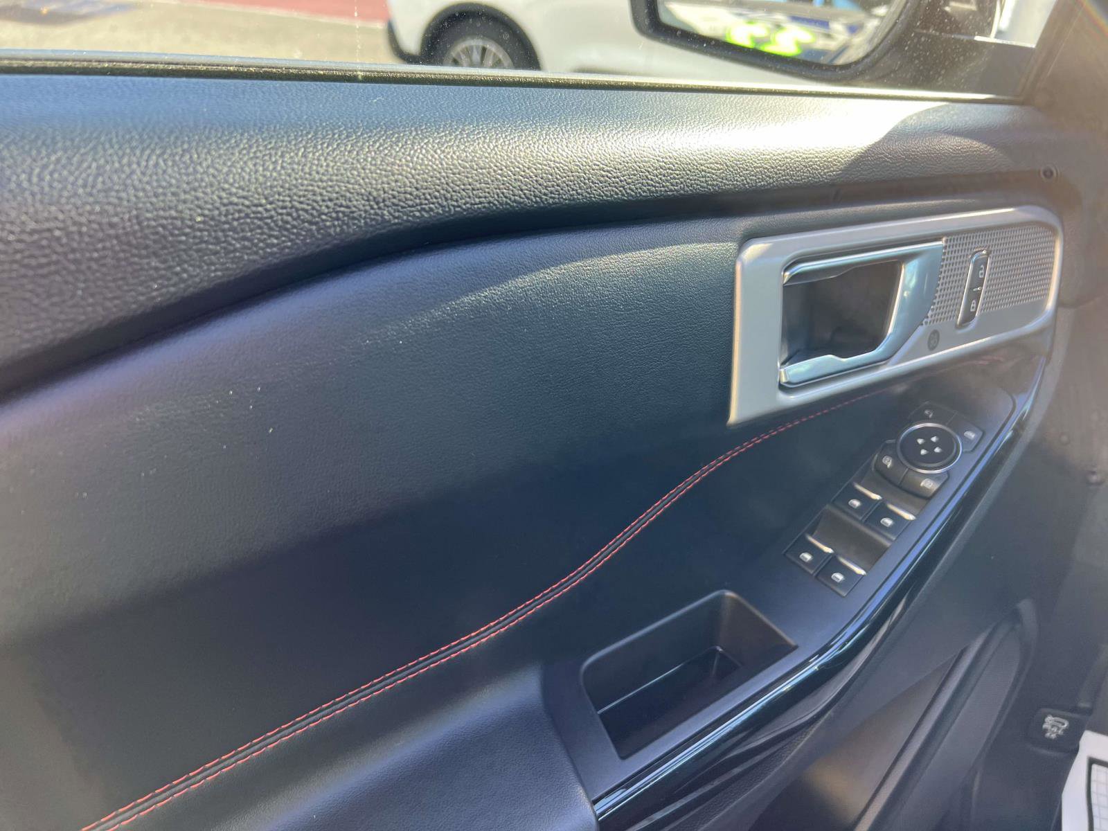 Certified 2022 Ford Explorer ST-Line w/ Class IV Trailer Tow Package image 16