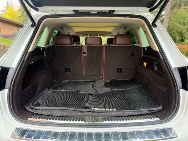 Used 2013 Volkswagen Touareg TDI AWD/4WD image 42