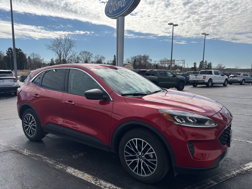 Used 2022 Ford Escape SE w/ Cold Weather Package image 1