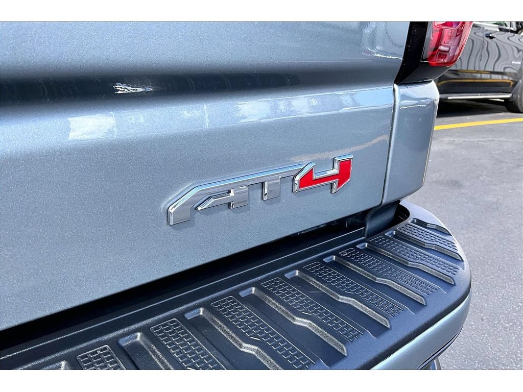 New 2026 GMC Sierra 1500 AT4 w/ AT4 Premium Package AWD/4WD image 9