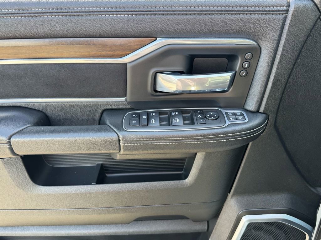 Used 2024 RAM 2500 Laramie AWD/4WD image 11