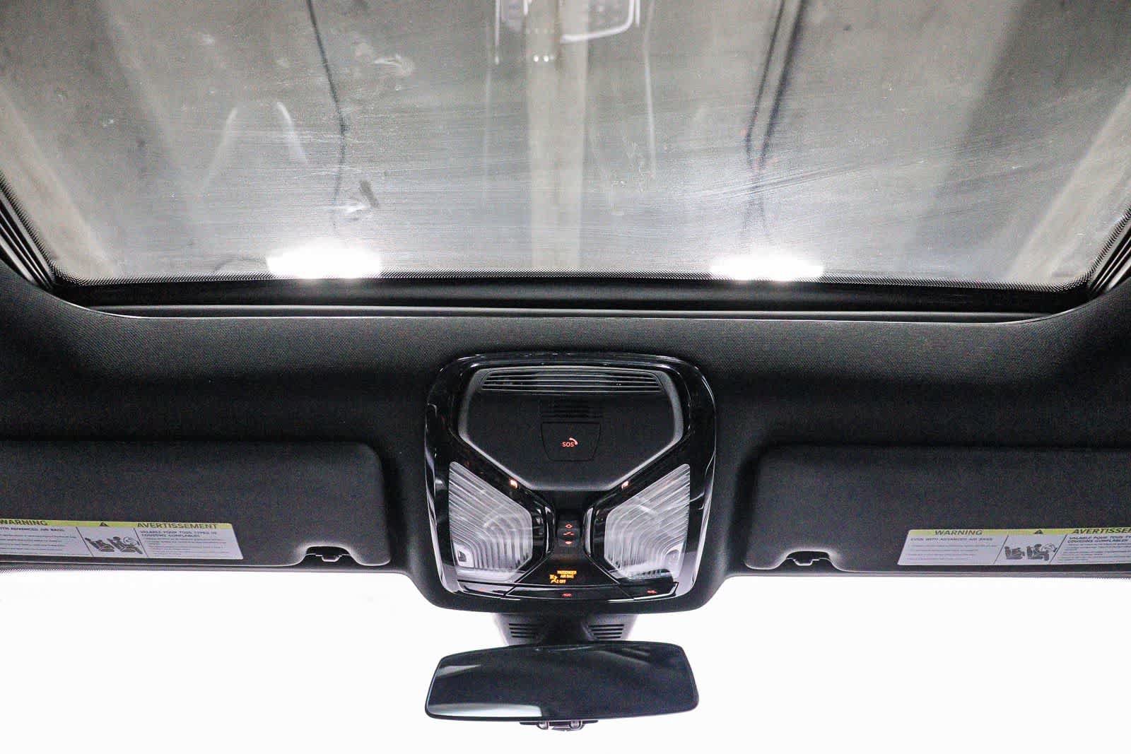 Used 2022 BMW 230i Coupe w/ Convenience Package RWD image 12