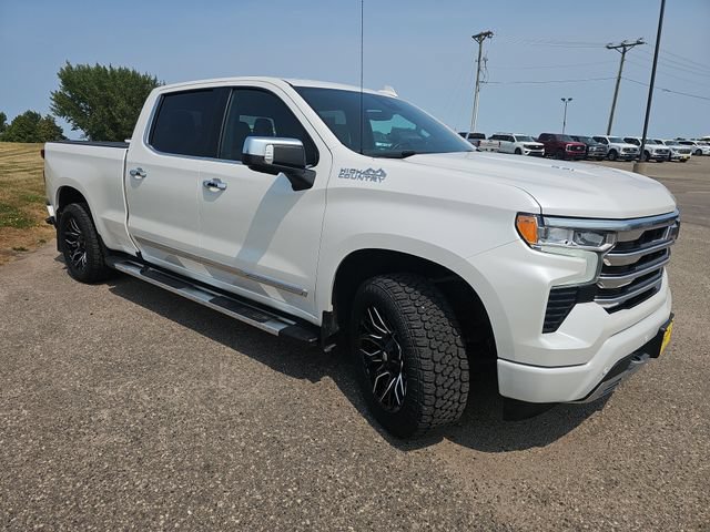 Used 2024 Chevrolet Silverado 1500 High Country w/ Technology Package AWD/4WD image 7