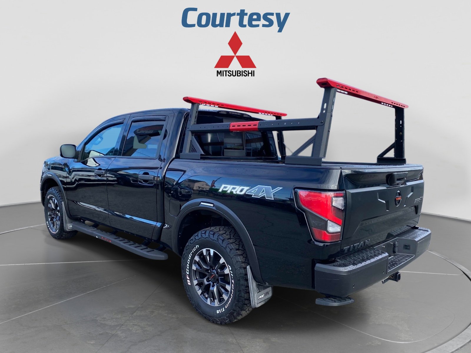 Used 2021 Nissan Titan PRO-4X w/ Pro-4x Convenience Package AWD/4WD video 3