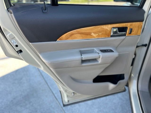 Used 2015 Lincoln MKX AWD w/ Equipment Group 102A image 27