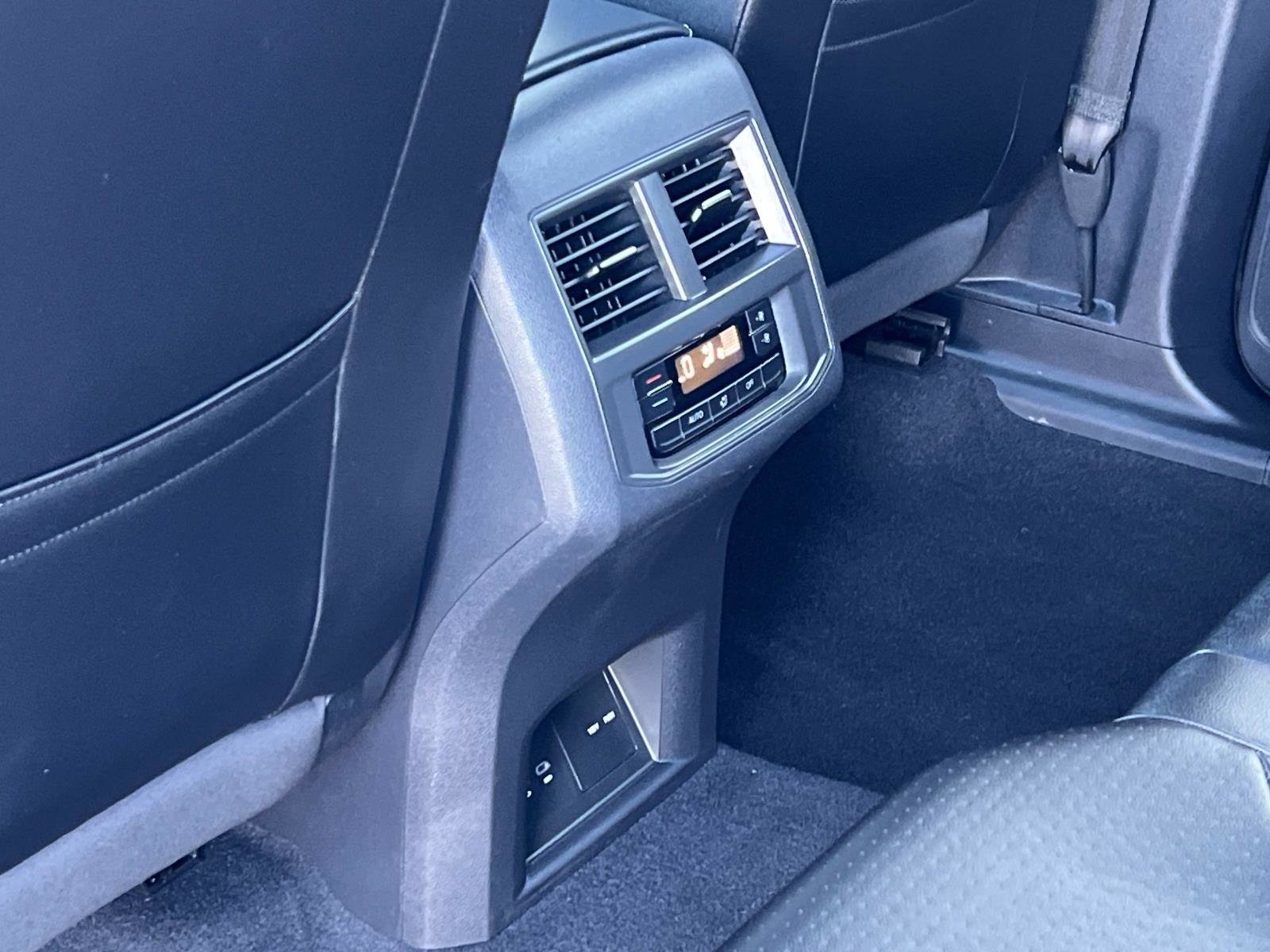 Certified 2022 Volkswagen Atlas SEL R-Line image 25