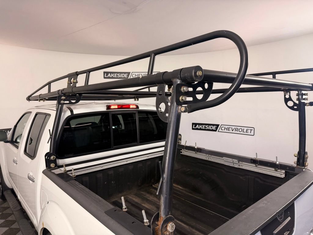Used 2015 Nissan Frontier SL AWD/4WD image 12