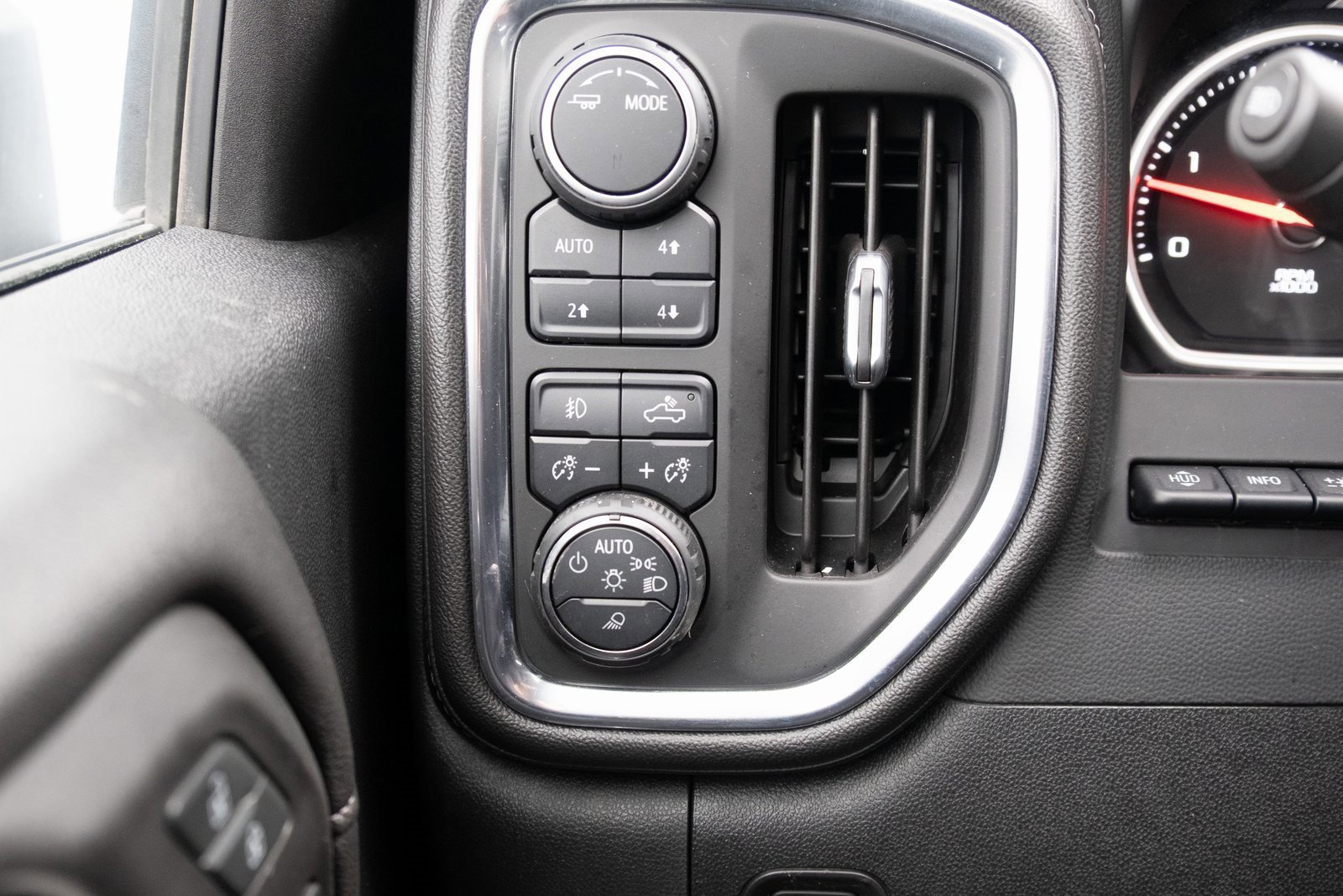 Used 2020 Chevrolet Silverado 3500 LTZ w/ LTZ Premium Package image 11