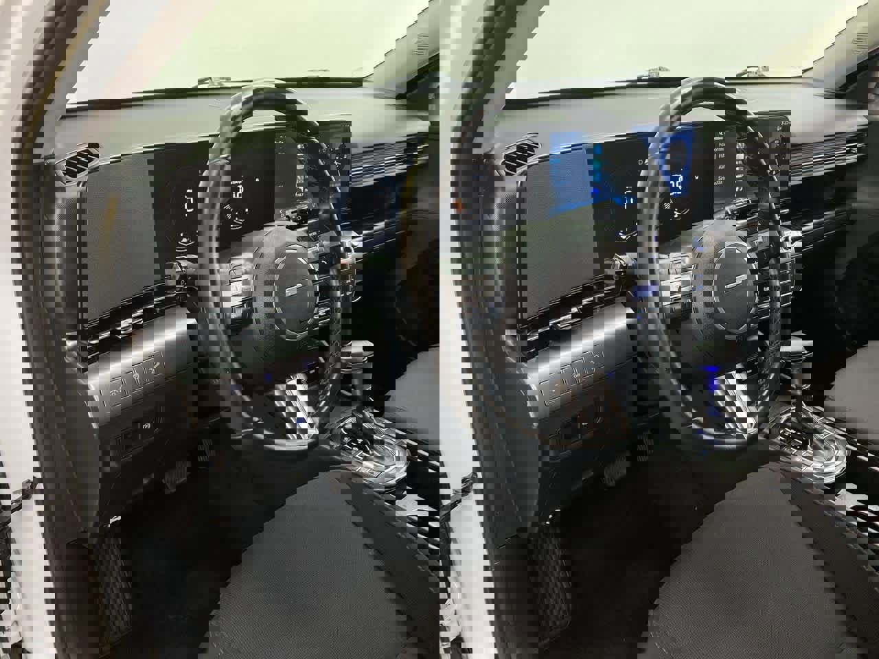 Used 2024 Hyundai Kona SEL image 2