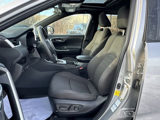 Used 2022 Toyota RAV4 SE w/ Convenience Package image 19
