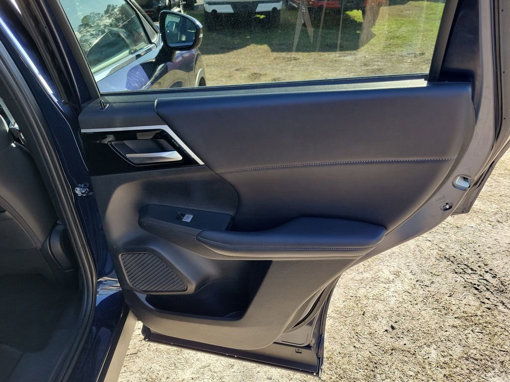 Used 2024 Mitsubishi Outlander SE image 35