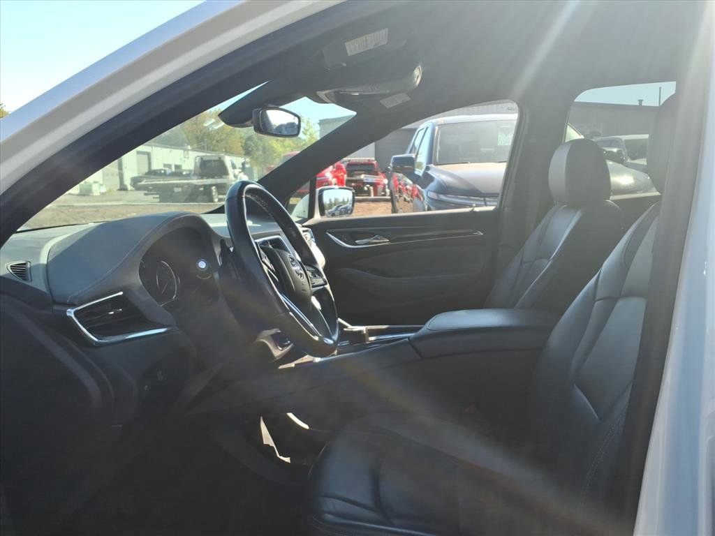 Certified 2022 Buick Enclave Essence image 8