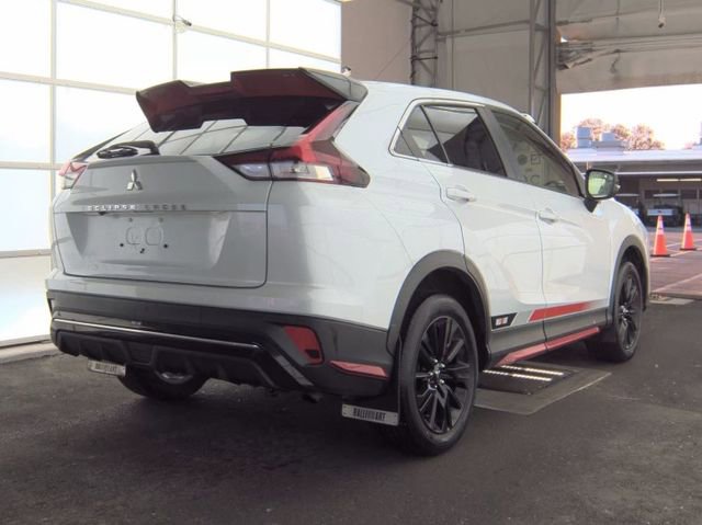 Used 2023 Mitsubishi Eclipse Cross LE AWD/4WD image 2