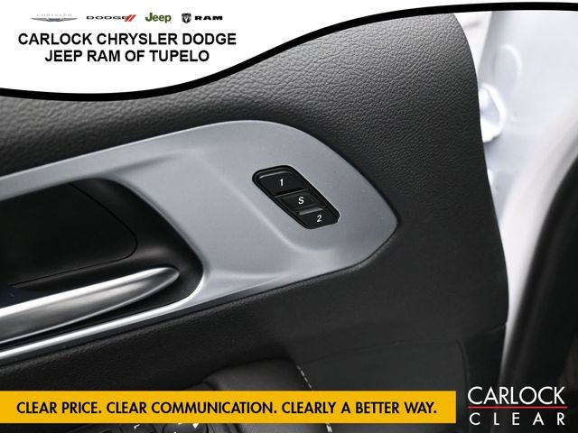 New 2026 Chrysler Pacifica Limited w/ Uconnect Theater Family Group FWD image 15