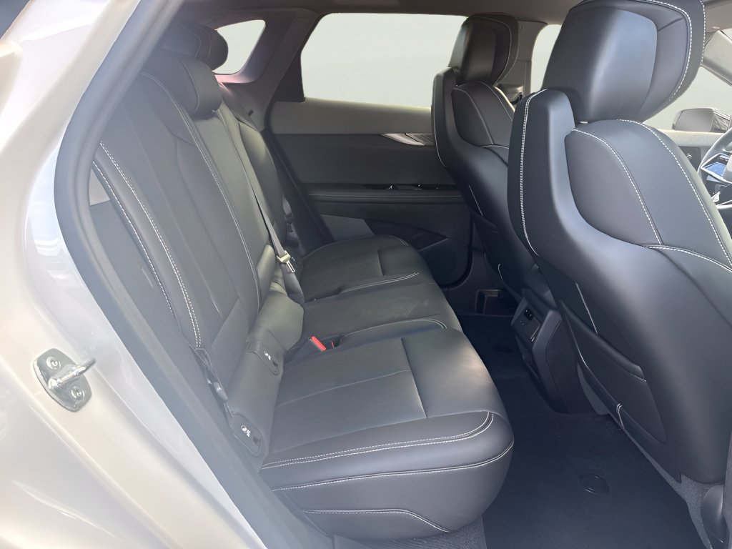 Used 2025 Cadillac Optiq Luxury 2 w/ LPO, Floor Liner Package AWD/4WD image 20