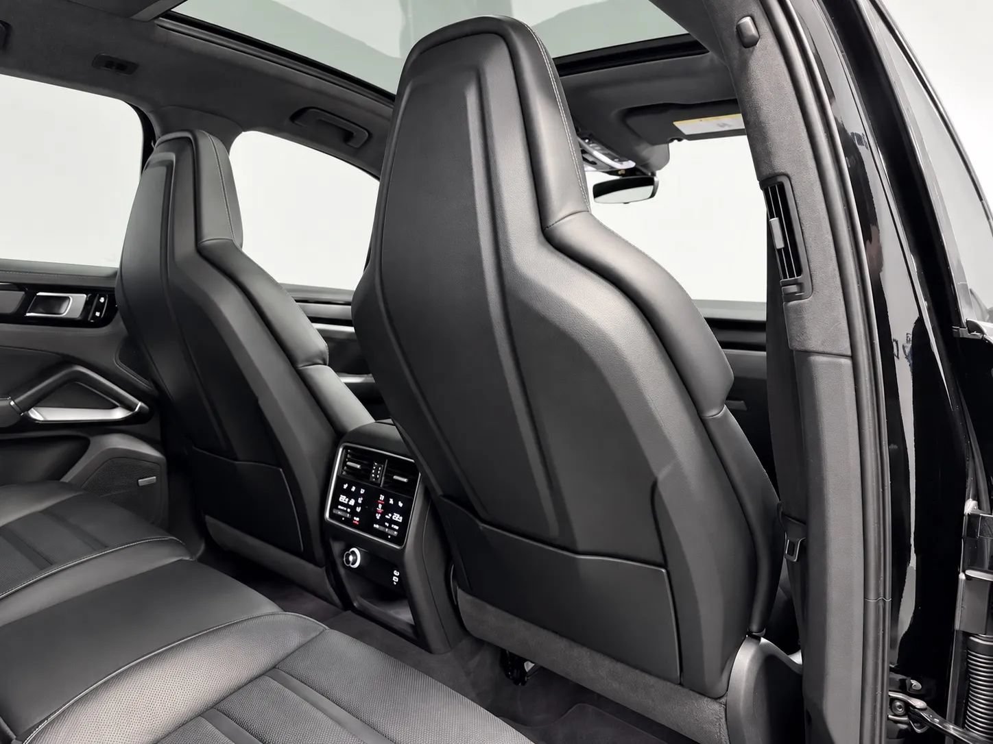 Used 2020 Porsche Cayenne Turbo AWD/4WD image 20