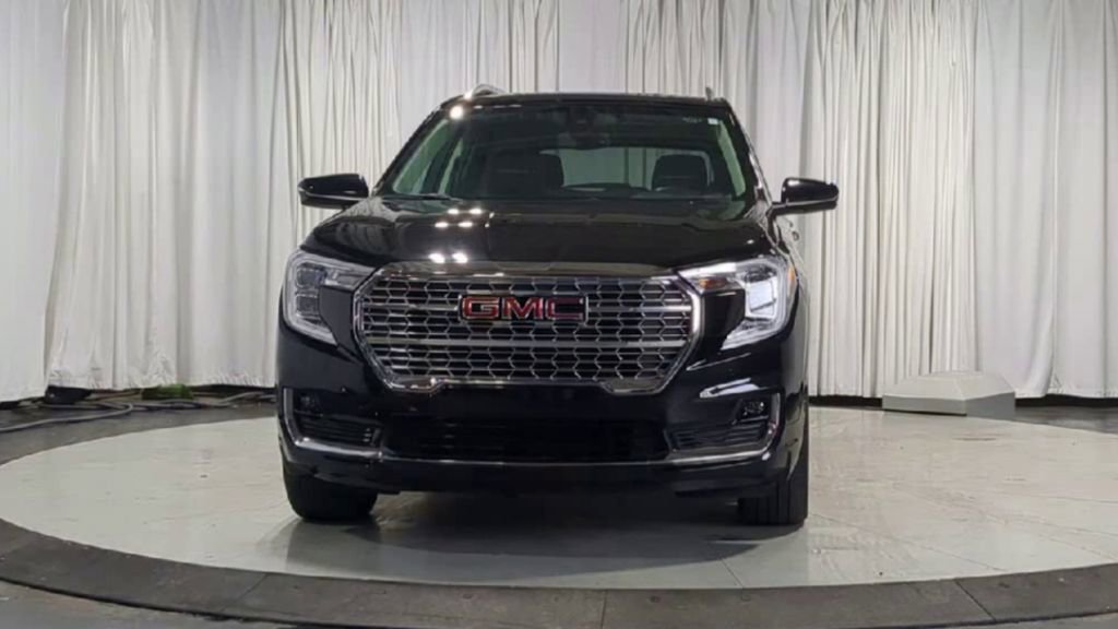Used 2022 GMC Terrain Denali video 3