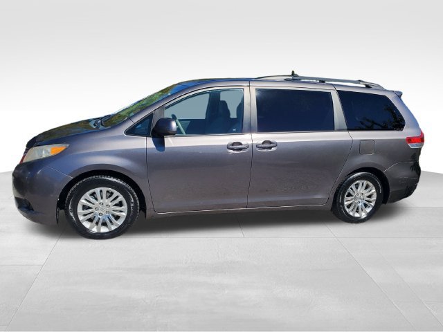 Used 2011 Toyota Sienna XLE FWD image 6