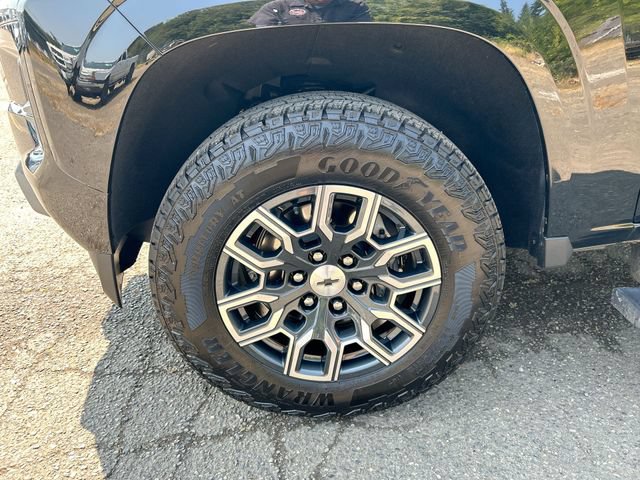 Used 2026 Chevrolet Colorado Z71 w/ Technology Package AWD/4WD image 33