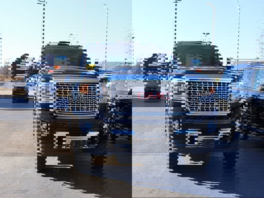 Used 2016 GMC Sierra 2500 Denali w/ Duramax Plus Package image 4