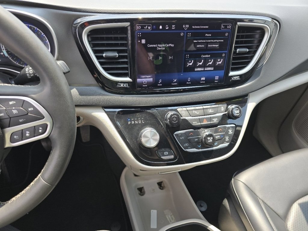 Used 2023 Chrysler Pacifica Touring-L FWD image 29
