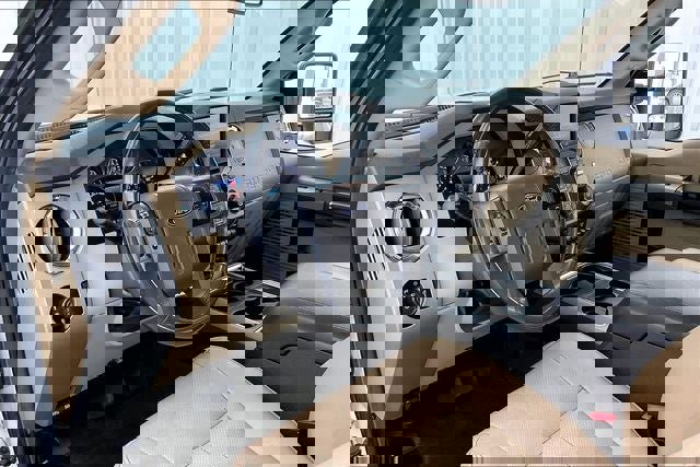 Used 2016 Ford F250 Lariat w/ Chrome Package image 17