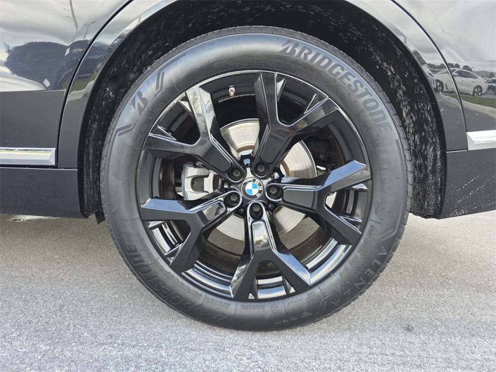 Used 2022 BMW X7 xDrive40i w/ Premium Package image 17