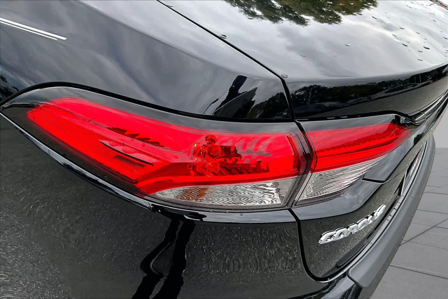 Used 2023 Toyota Corolla LE FWD image 28