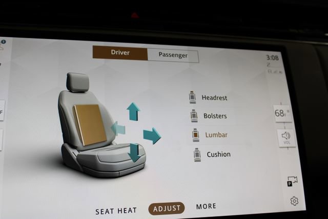 Used 2025 Land Rover Range Rover SE image 31