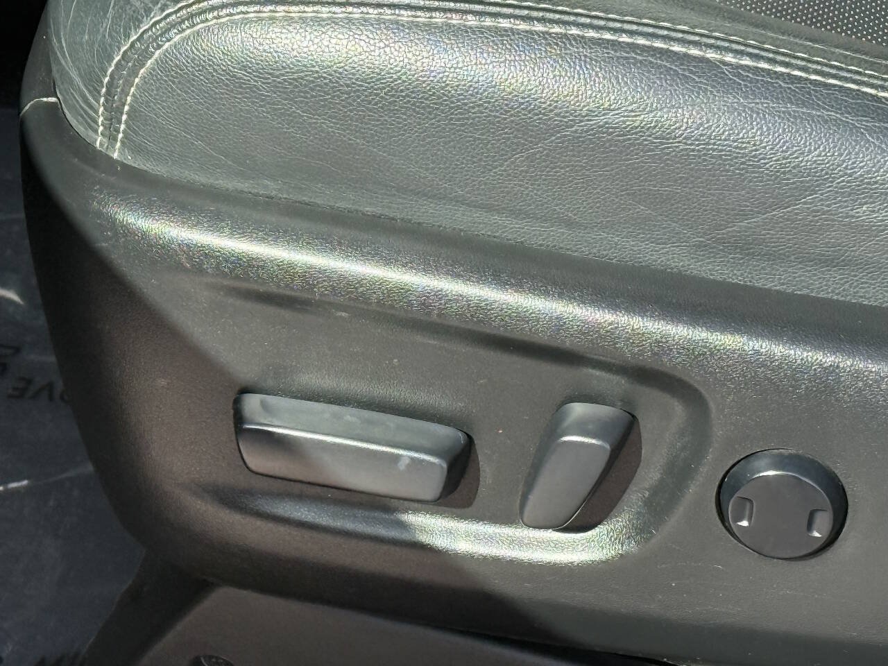 Used 2015 Toyota Sienna SE FWD image 9
