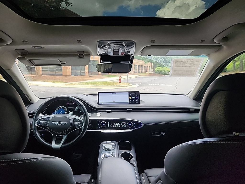 Certified 2025 Genesis Electrified GV70 w/ Prestige Package AWD/4WD image 31