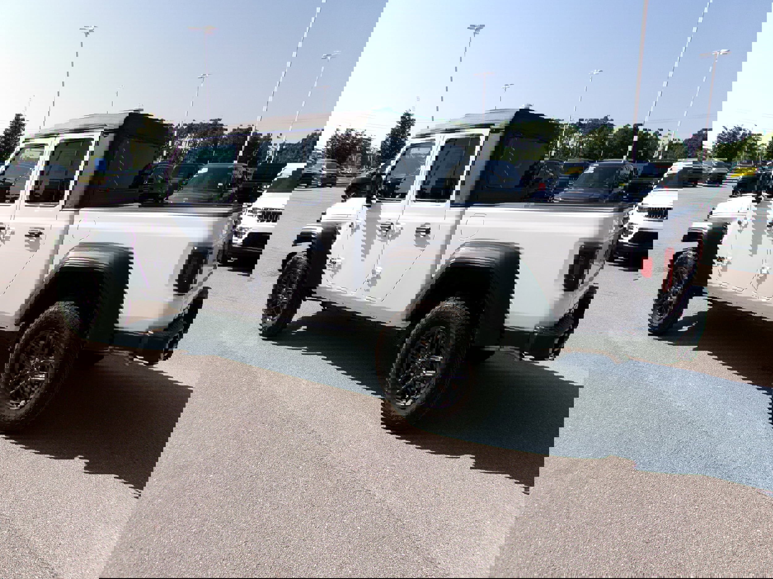 New 2025 Jeep Gladiator Sport image 3