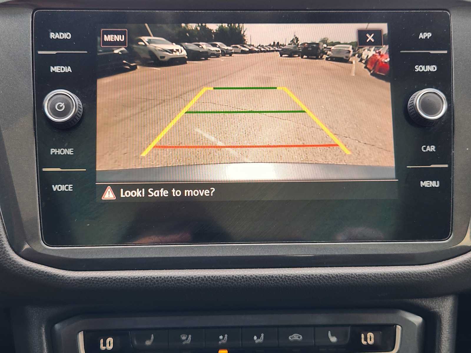 Used 2019 Volkswagen Tiguan SE w/ Panoramic Sunroof Package FWD image 16