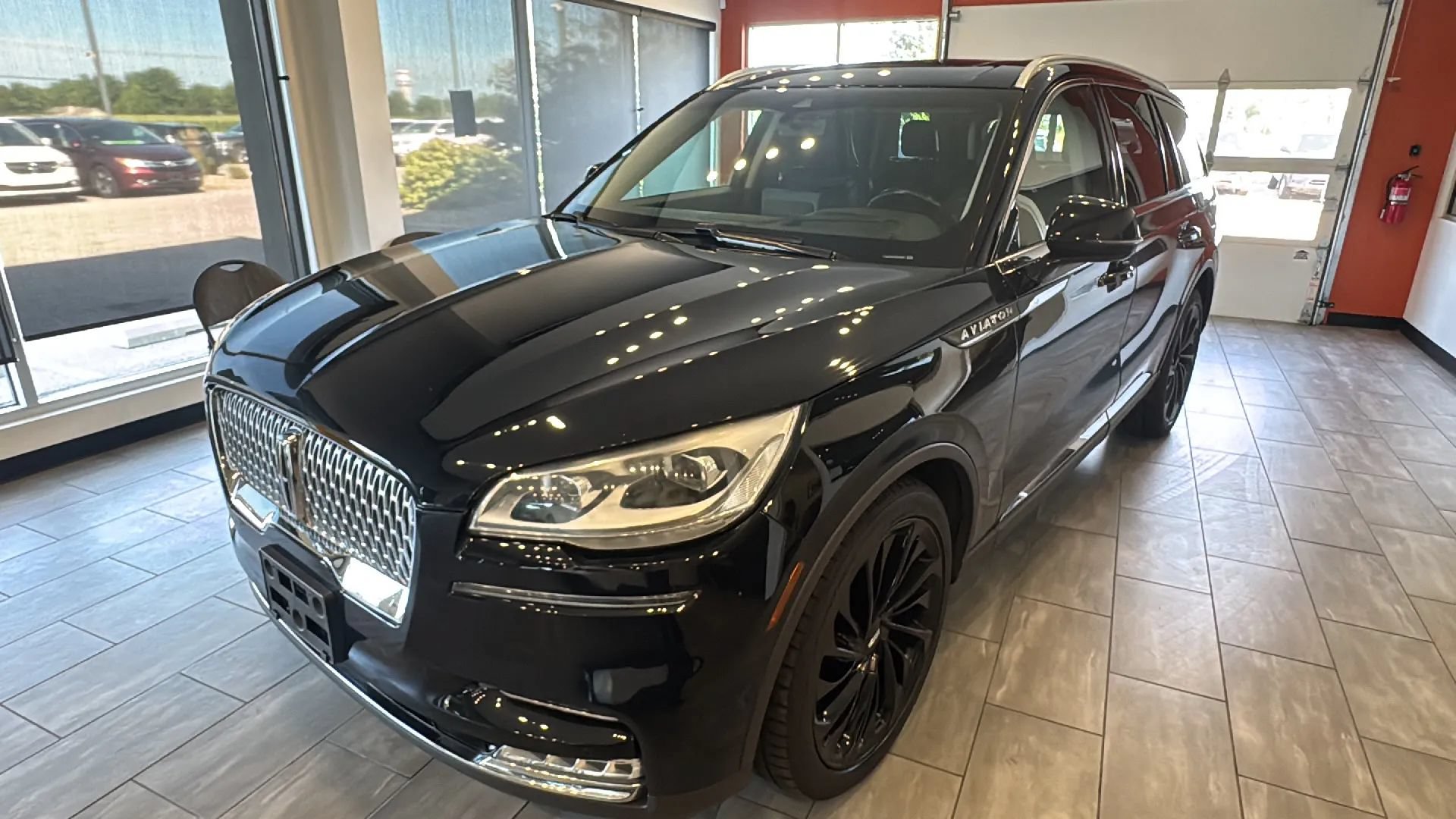 Used 2020 Lincoln Aviator Reserve w/ Equipment Group 202A AWD/4WD image 4