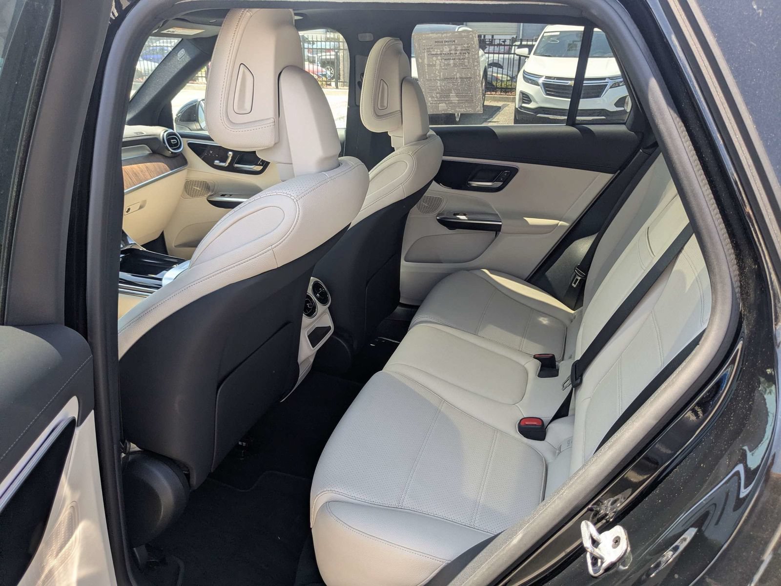 Used 2024 Mercedes-Benz GLC 300 4MATIC image 15