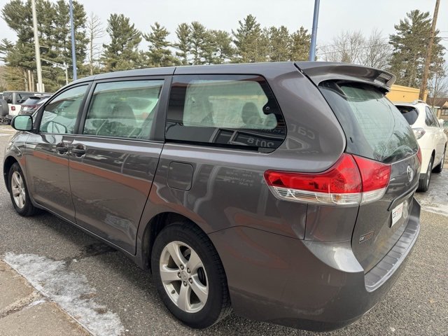 Used 2014 Toyota Sienna L image 5
