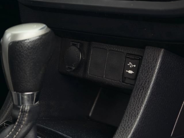 Used 2014 Toyota Corolla LE FWD image 34