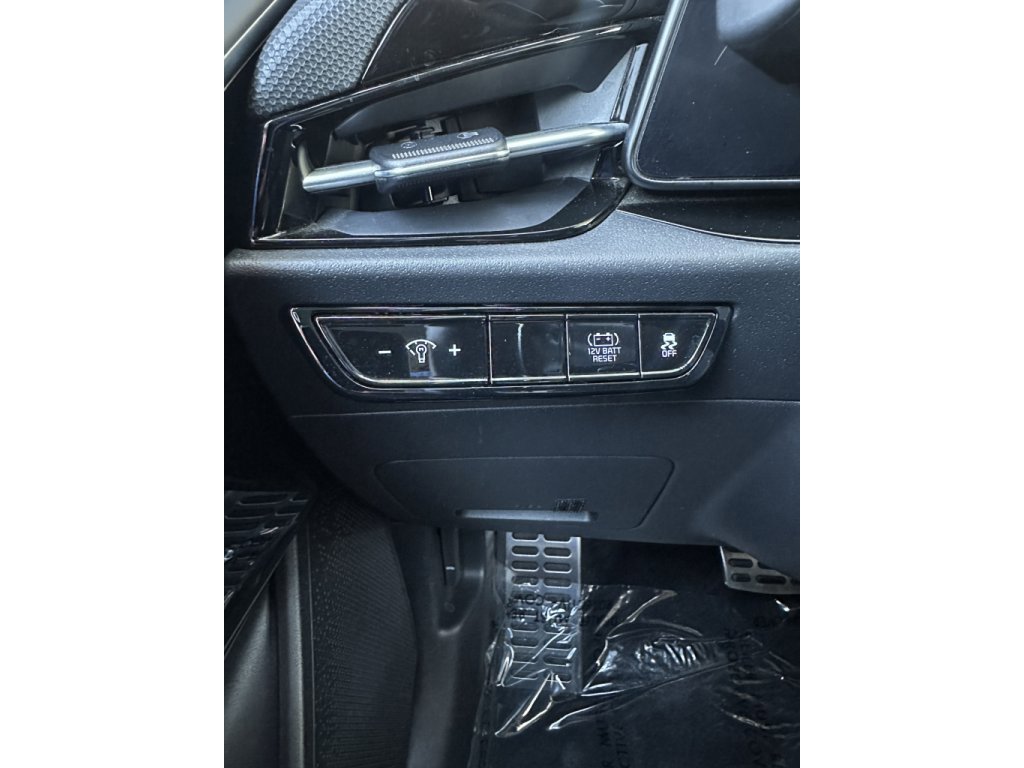 Used 2023 Kia Niro EX Touring image 34