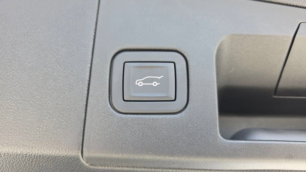 Used 2025 Cadillac XT5 Premium Luxury image 17