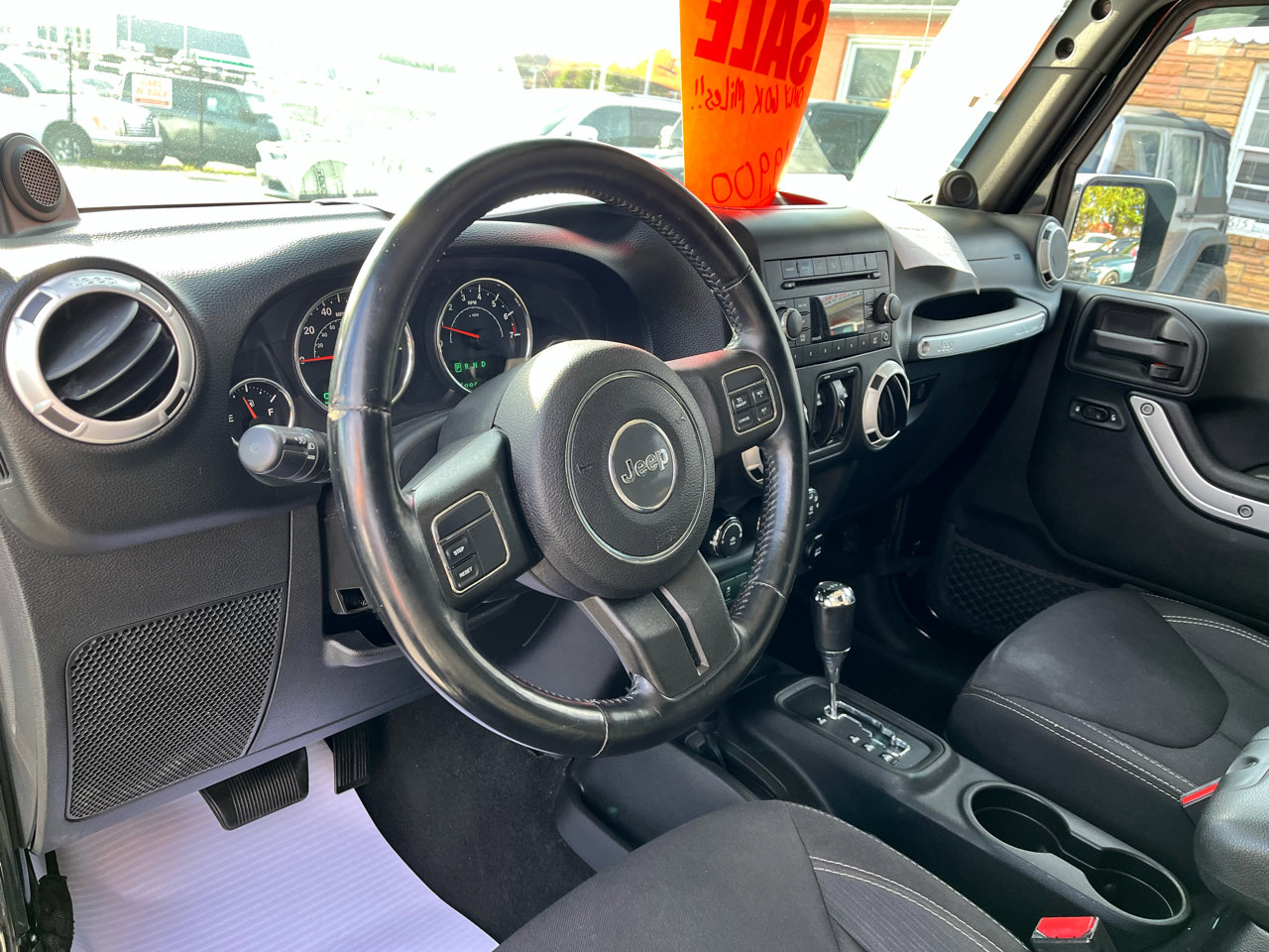 Used 2014 Jeep Wrangler Unlimited Sahara image 10