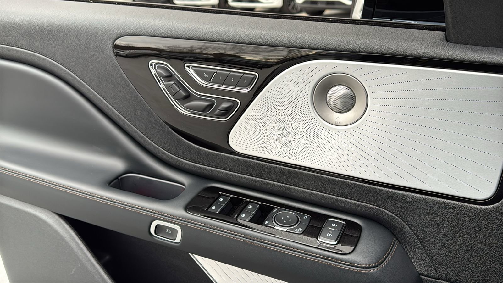 New 2026 Lincoln Aviator Reserve image 26