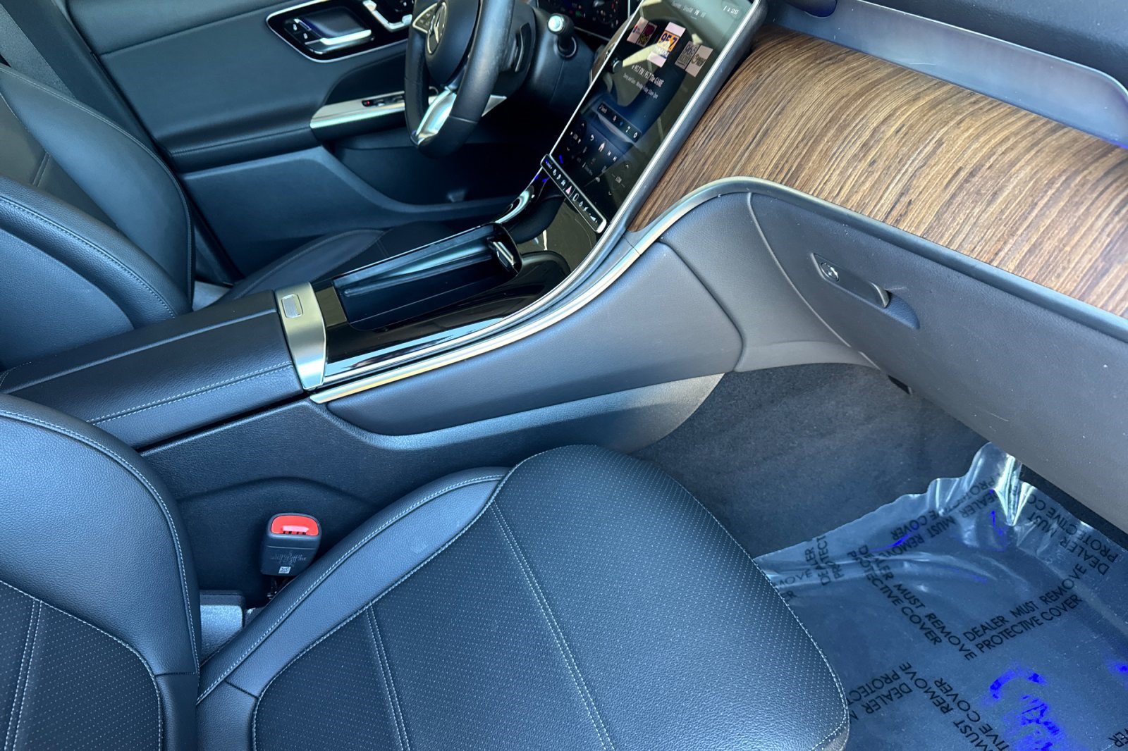 Used 2025 Mercedes-Benz GLC 350e 4MATIC image 35