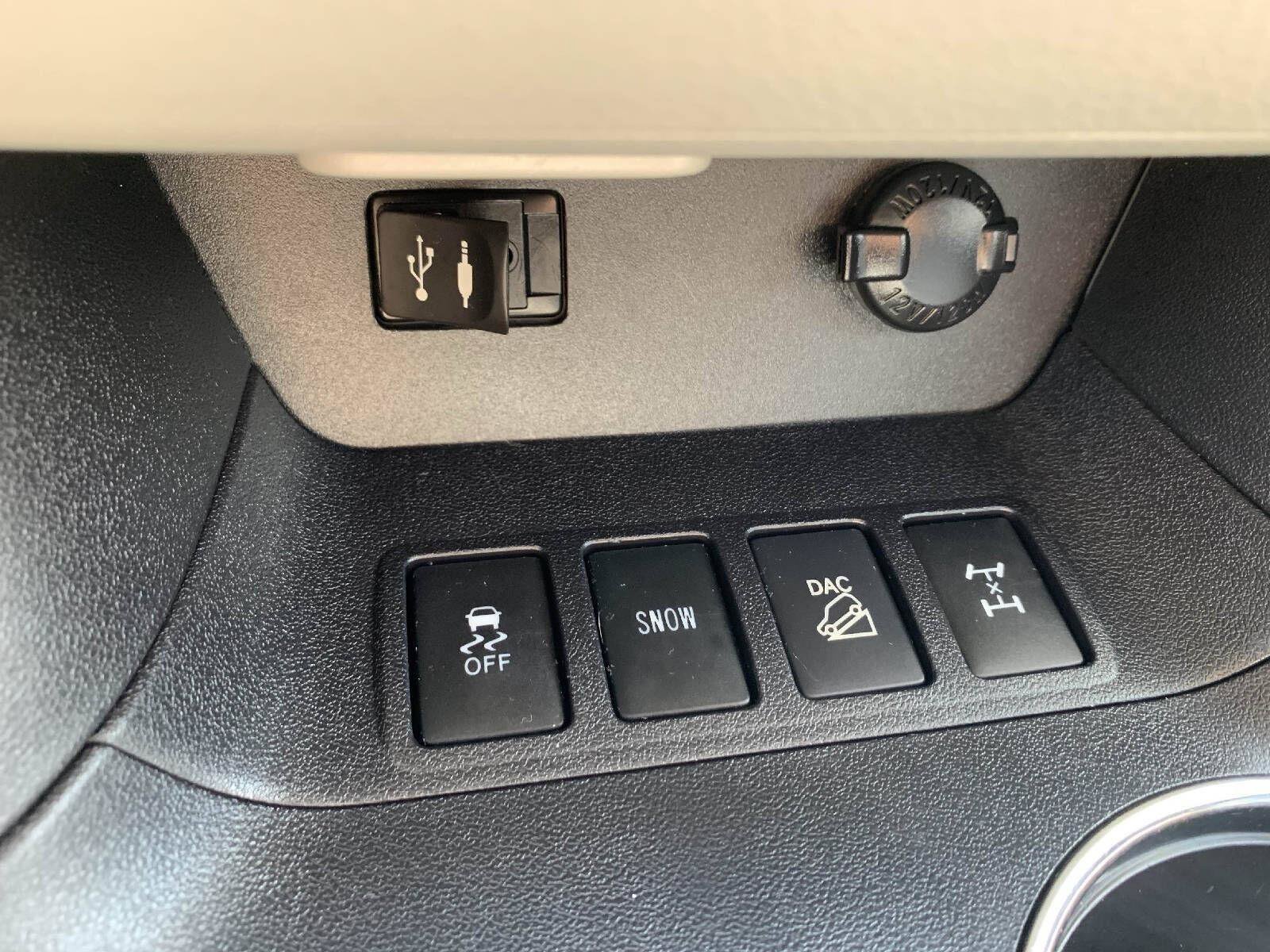 Used 2015 Toyota Highlander Plus AWD/4WD image 23