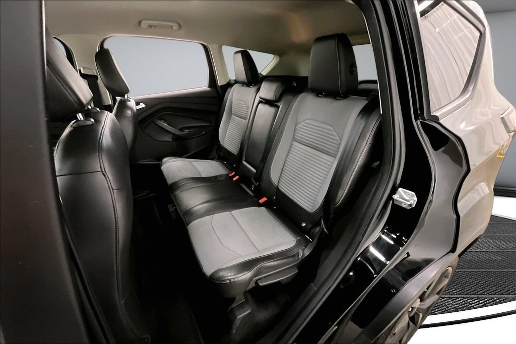 Used 2018 Ford Escape SE w/ SE Sport Appearance Package AWD/4WD image 21
